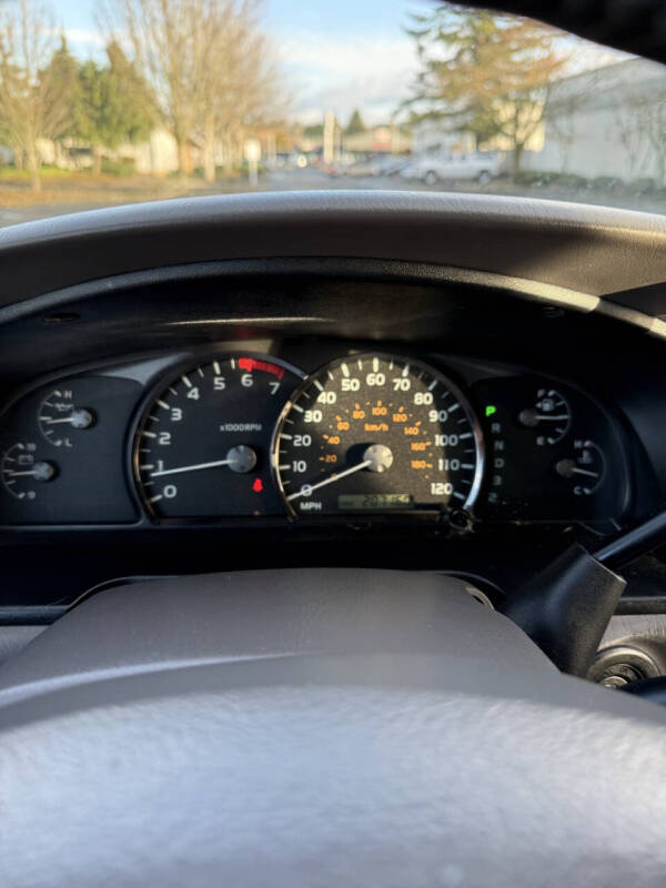 2006 Toyota Sequoia SR5