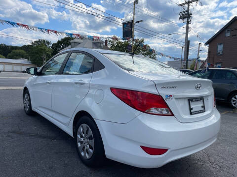 2017 Hyundai Accent SE