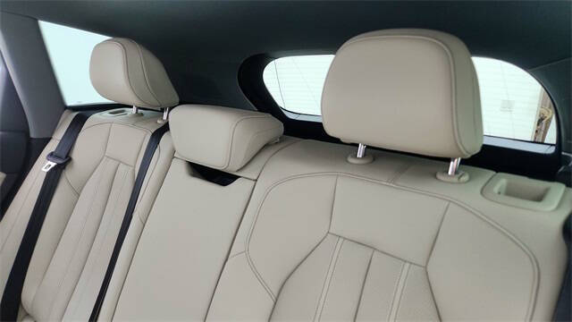 2025 Audi Q6 e-tron quattro Premium Plus