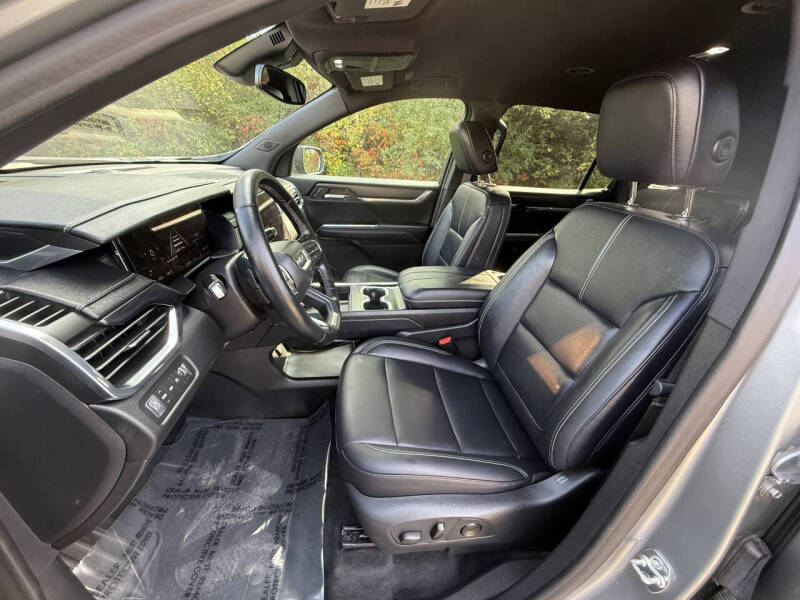 2024 GMC Acadia Elevation