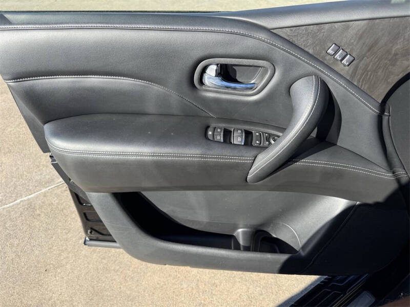 2022 Infiniti QX80 Luxe