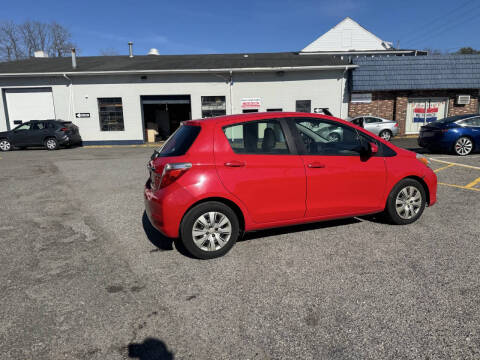 2014 Toyota Yaris 5-Door LE