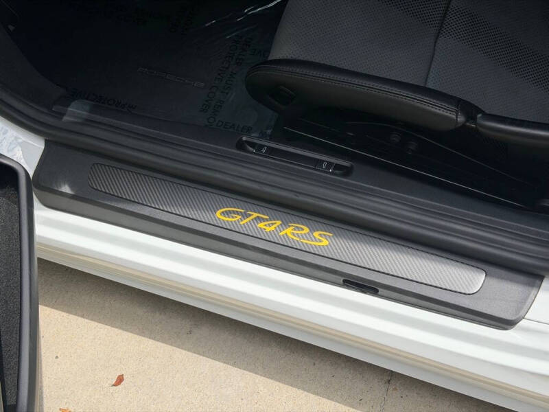 2023 Porsche 718 Cayman GT4 RS