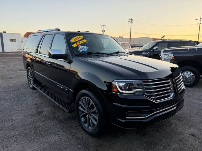 2016 Lincoln Navigator Select photo 43