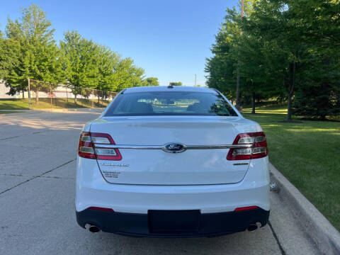 2018 Ford Taurus SE