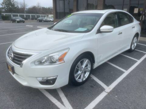 2013 Nissan Altima for sale at Greenville Motor Company in Greenville NC