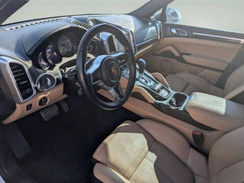 2017 Porsche Cayenne S E-Hybrid Platinum Edition