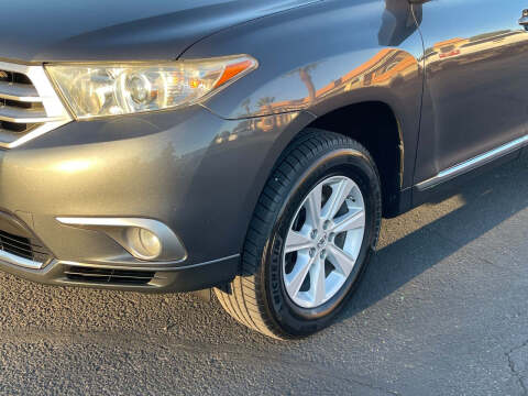 2013 Toyota Highlander SE