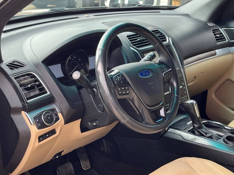 2016 Ford Explorer Limited - Photo 11