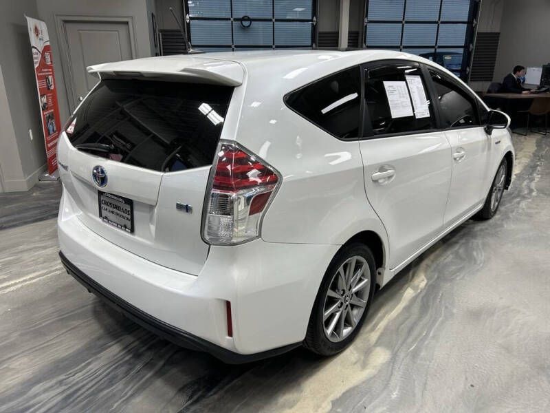 2016 Toyota Prius v Five