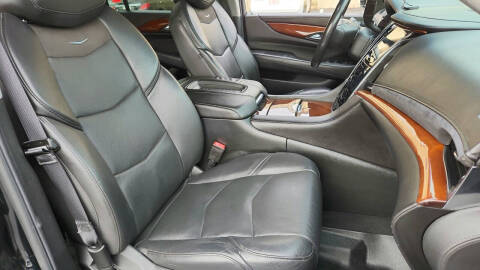 2018 Cadillac Escalade ESV Luxury