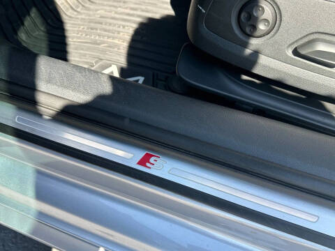 2018 Audi A4 2.0T quattro Prestige