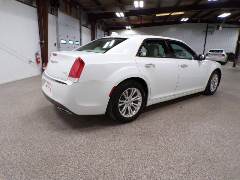 2016 Chrysler 300 C