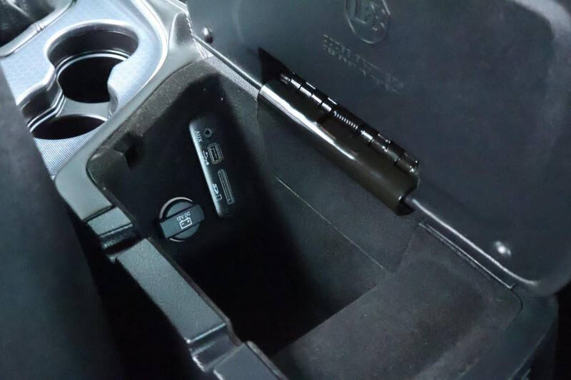 2016 Dodge Challenger 392 HEMI Scat Pack Shaker