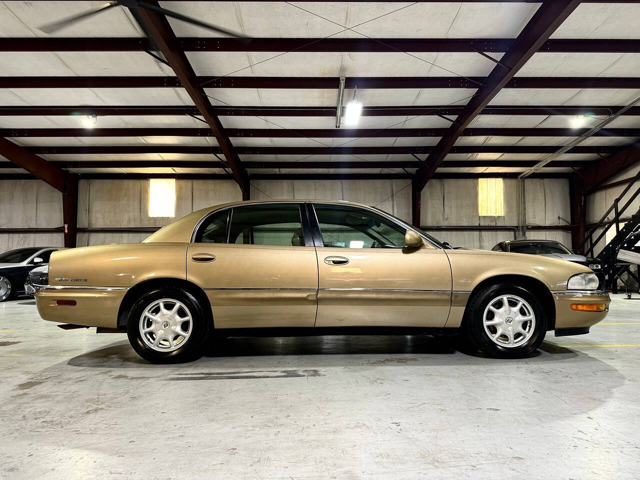 2000 Buick Park Avenue for sale at Carnival Car Company in Victoria, TX