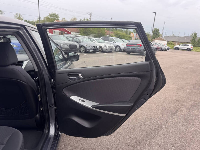 2013 Hyundai Accent SE