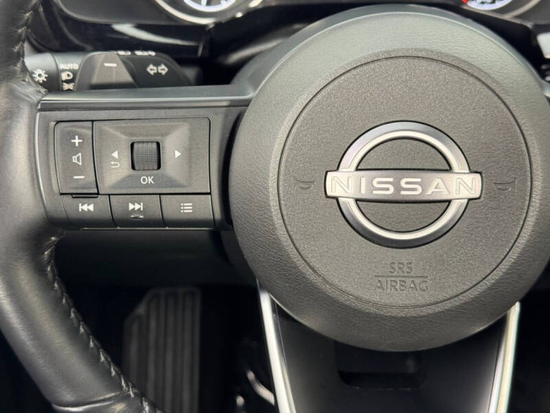 2024 Nissan Pathfinder SV