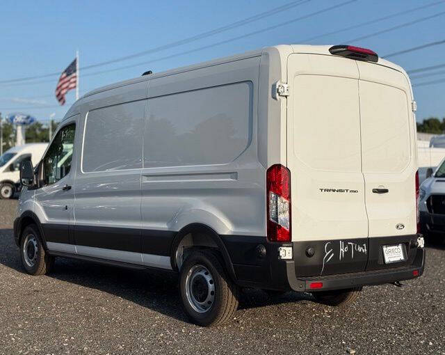 2026 Ford Transit 250