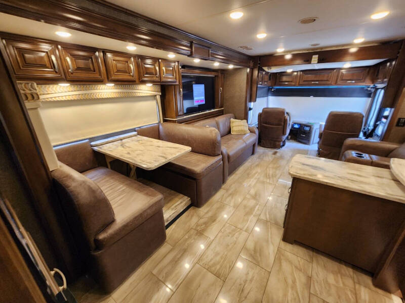 2017 Thor Motor Coach ARIA 3901