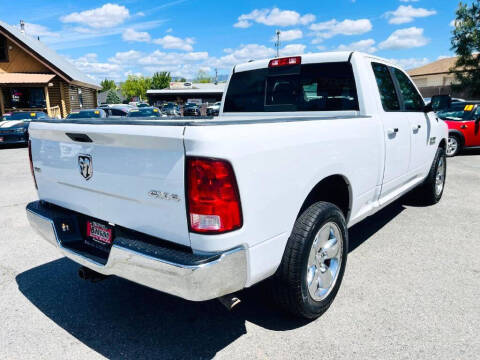 2016 RAM 1500 SLT