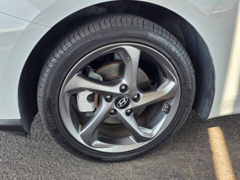 2019 Hyundai Veloster