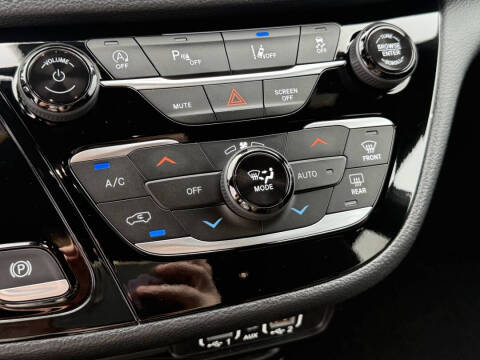 2023 Chrysler Pacifica Touring