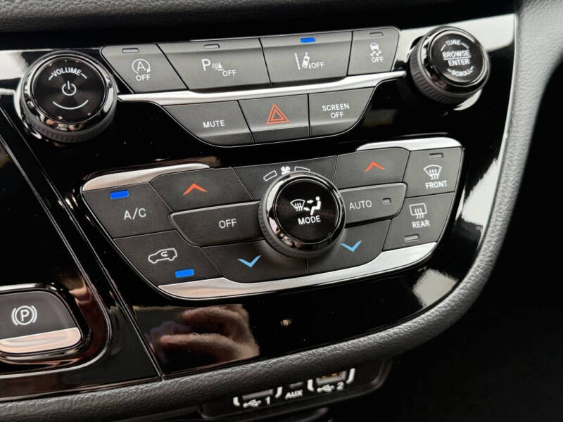 2023 Chrysler Pacifica Touring