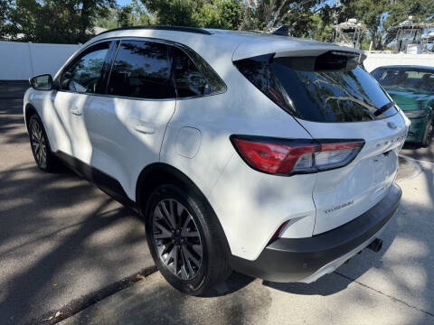 2020 Ford Escape Titanium