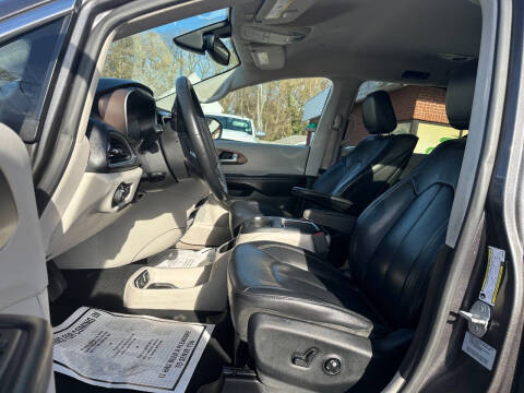 2017 Chrysler Pacifica Touring-L Plus