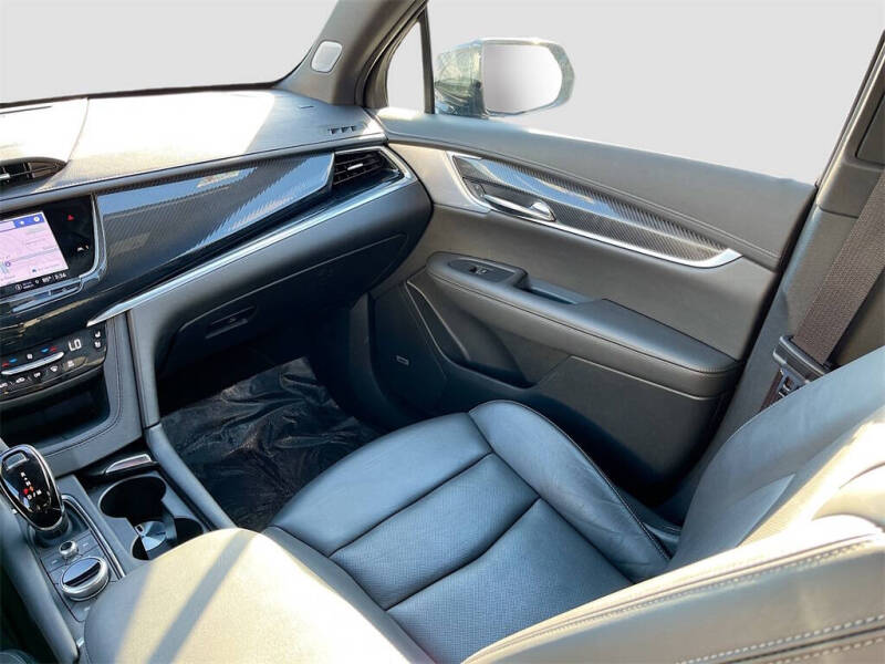 2025 Cadillac XT6 Sport