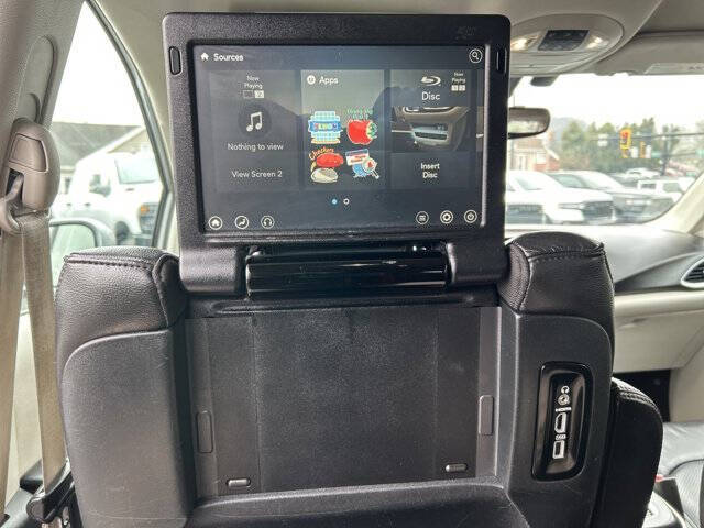 2017 Chrysler Pacifica Touring-L Plus