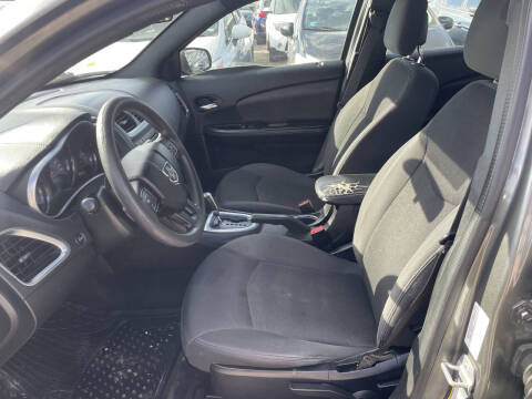 2012 Dodge Avenger SE