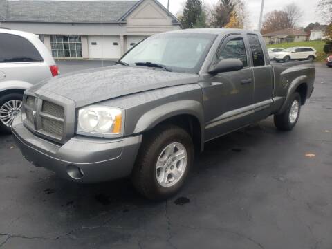 2006 Dodge Dakota for sale at STRUTHER'S AUTO MALL in Austintown OH