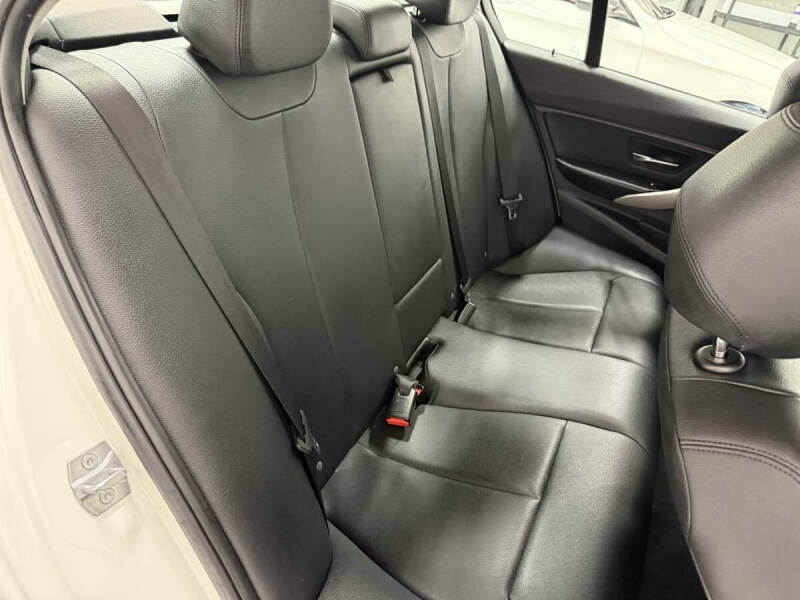 2014 BMW 3 Series 320i