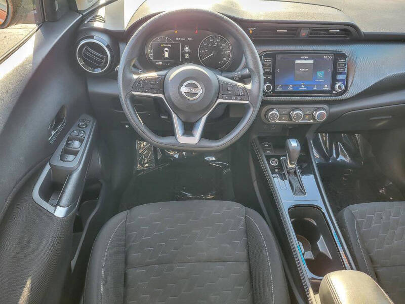 2023 Nissan Kicks SV