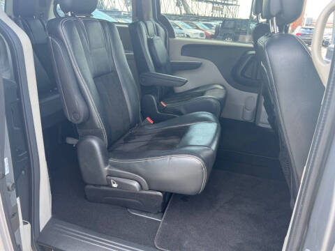 2016 Dodge Grand Caravan SXT Plus