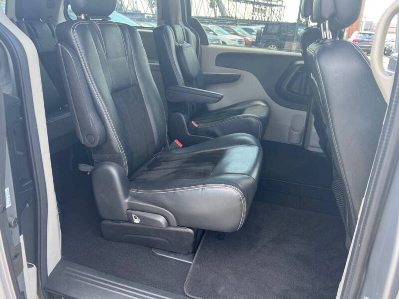 2016 Dodge Grand Caravan SXT Plus