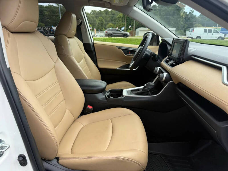 2019 Toyota RAV4 XLE Premium