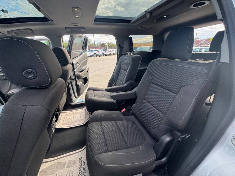 2017 GMC Acadia SLE-2