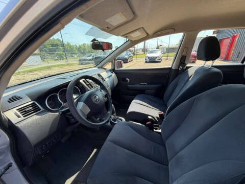 2009 Nissan Versa 1.8 S