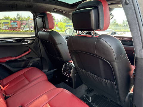 2016 Porsche Macan S