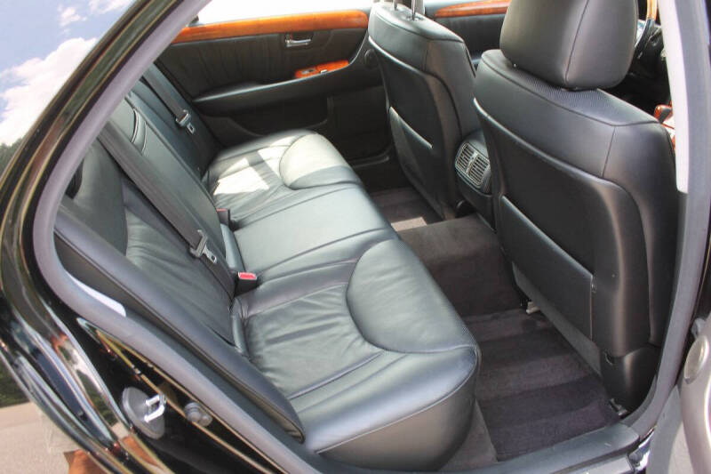 2004 Lexus LS 430