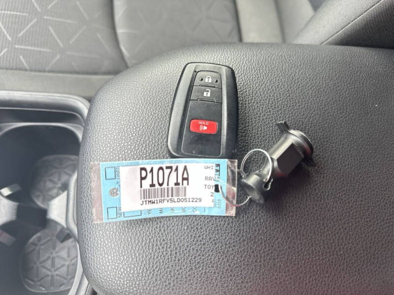 2020 Toyota RAV4 XLE