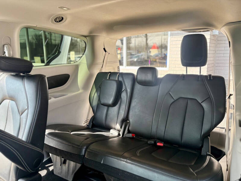 2024 Chrysler Pacifica Touring L