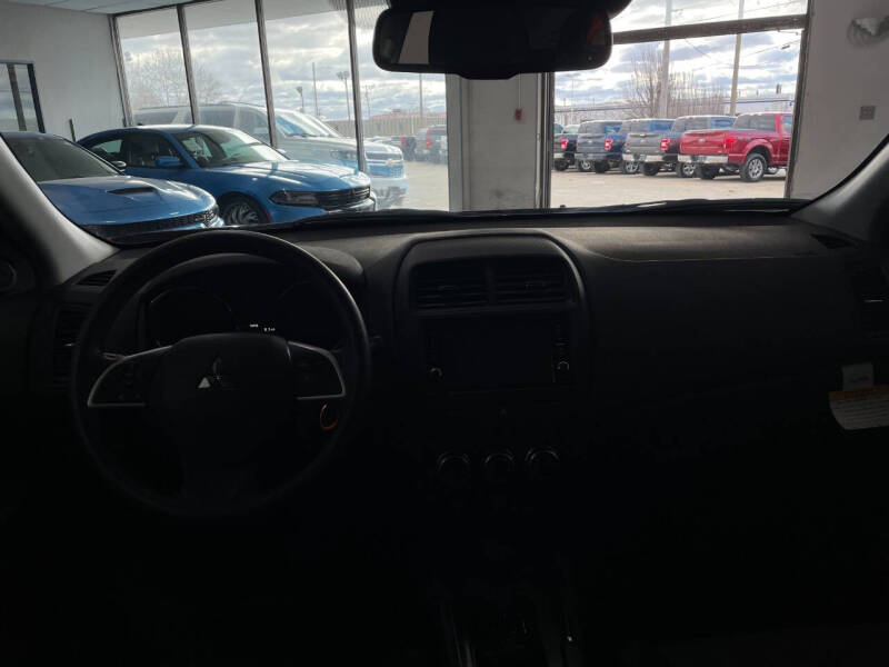 2024 Mitsubishi Outlander Sport ES