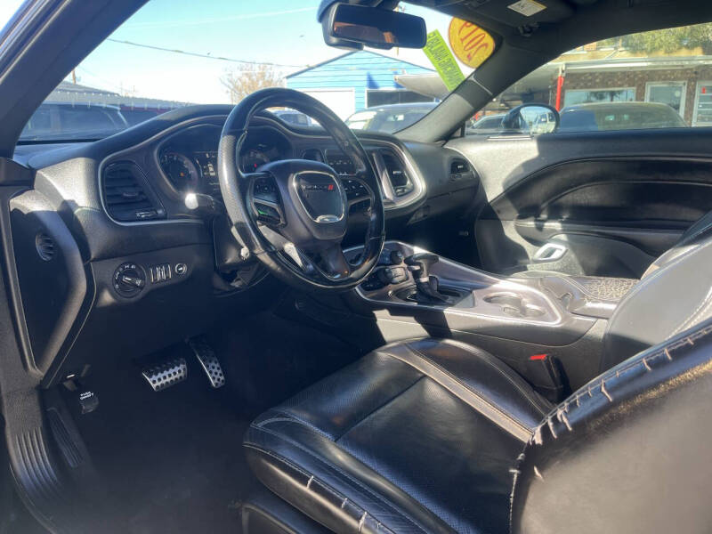 2019 Dodge Challenger SXT