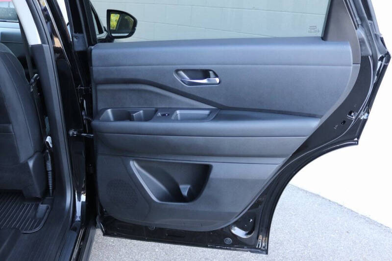 2022 Nissan Pathfinder S