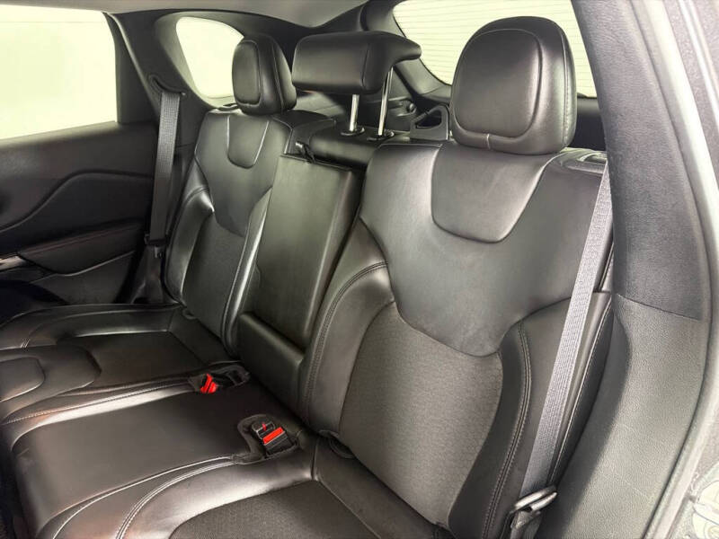 2020 Jeep Cherokee Altitude