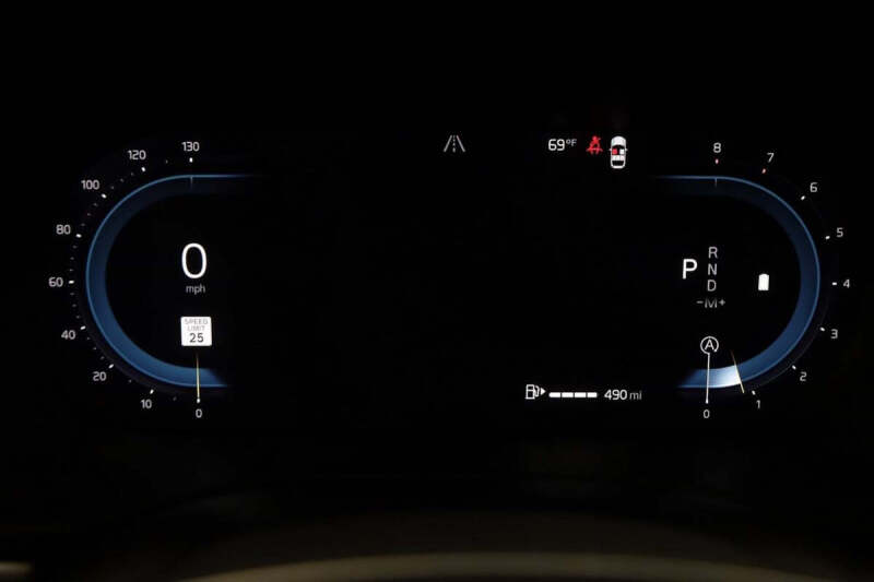 2023 Volvo XC60 B5 Plus Bright Theme