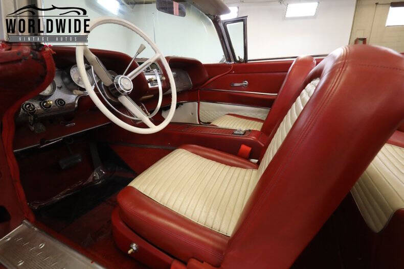 1959 Ford Thunderbird